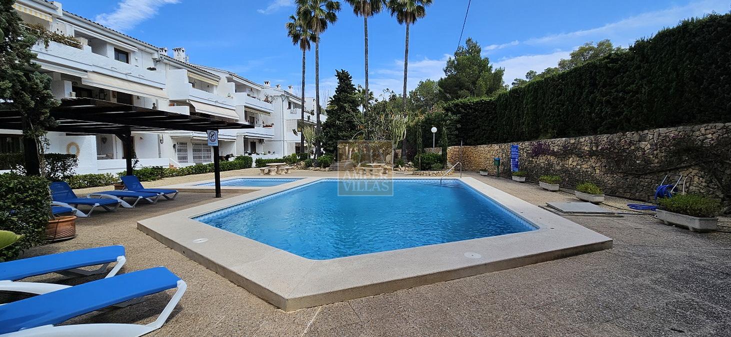 Soleado apartamento, planta baja con terraza en Altea